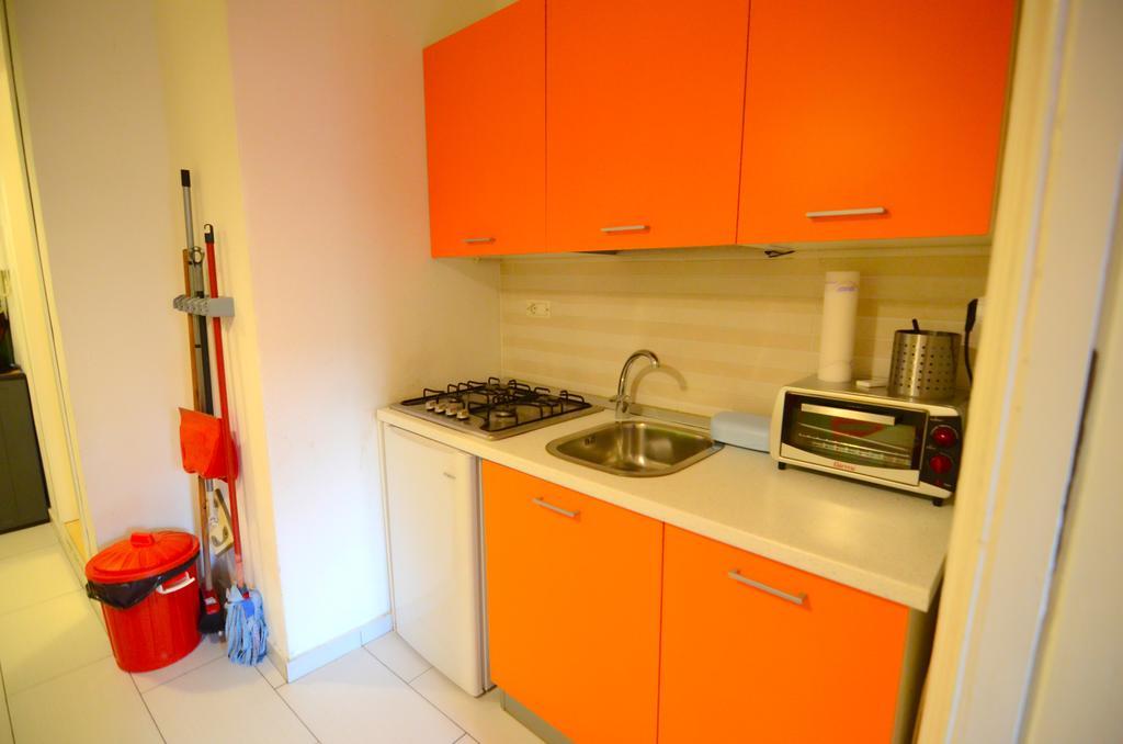 Shine Apartment Неаполь Экстерьер фото